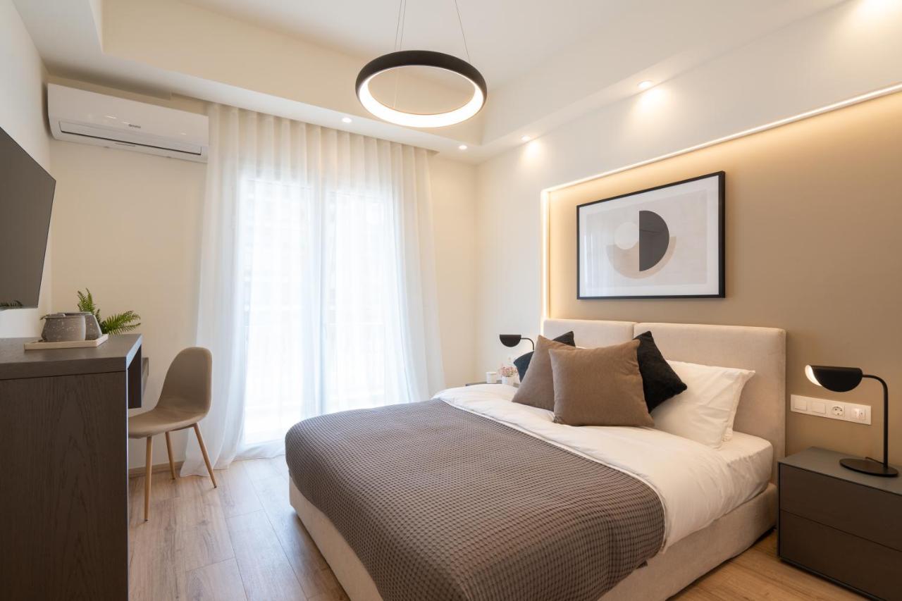 Newly Renovated 2 Bedroom Apartment, 5Min To Metro เอเธนส์ ภายนอก รูปภาพ