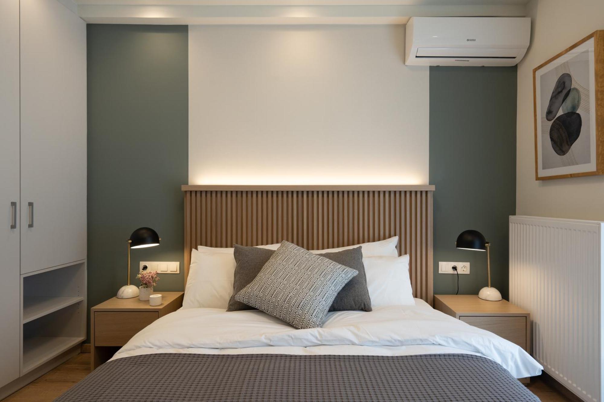 Newly Renovated 2 Bedroom Apartment, 5Min To Metro เอเธนส์ ภายนอก รูปภาพ