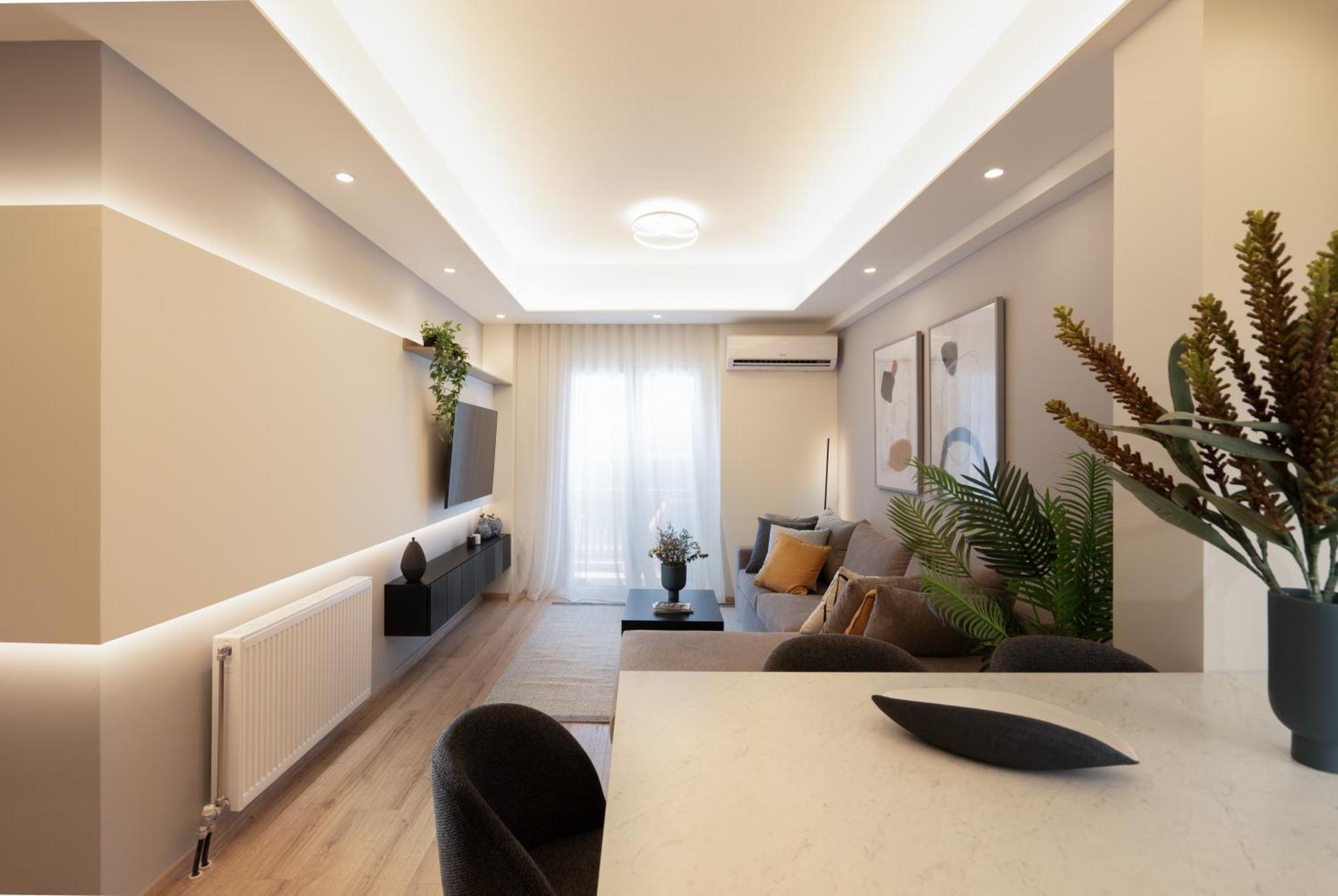Newly Renovated 2 Bedroom Apartment, 5Min To Metro เอเธนส์ ภายนอก รูปภาพ