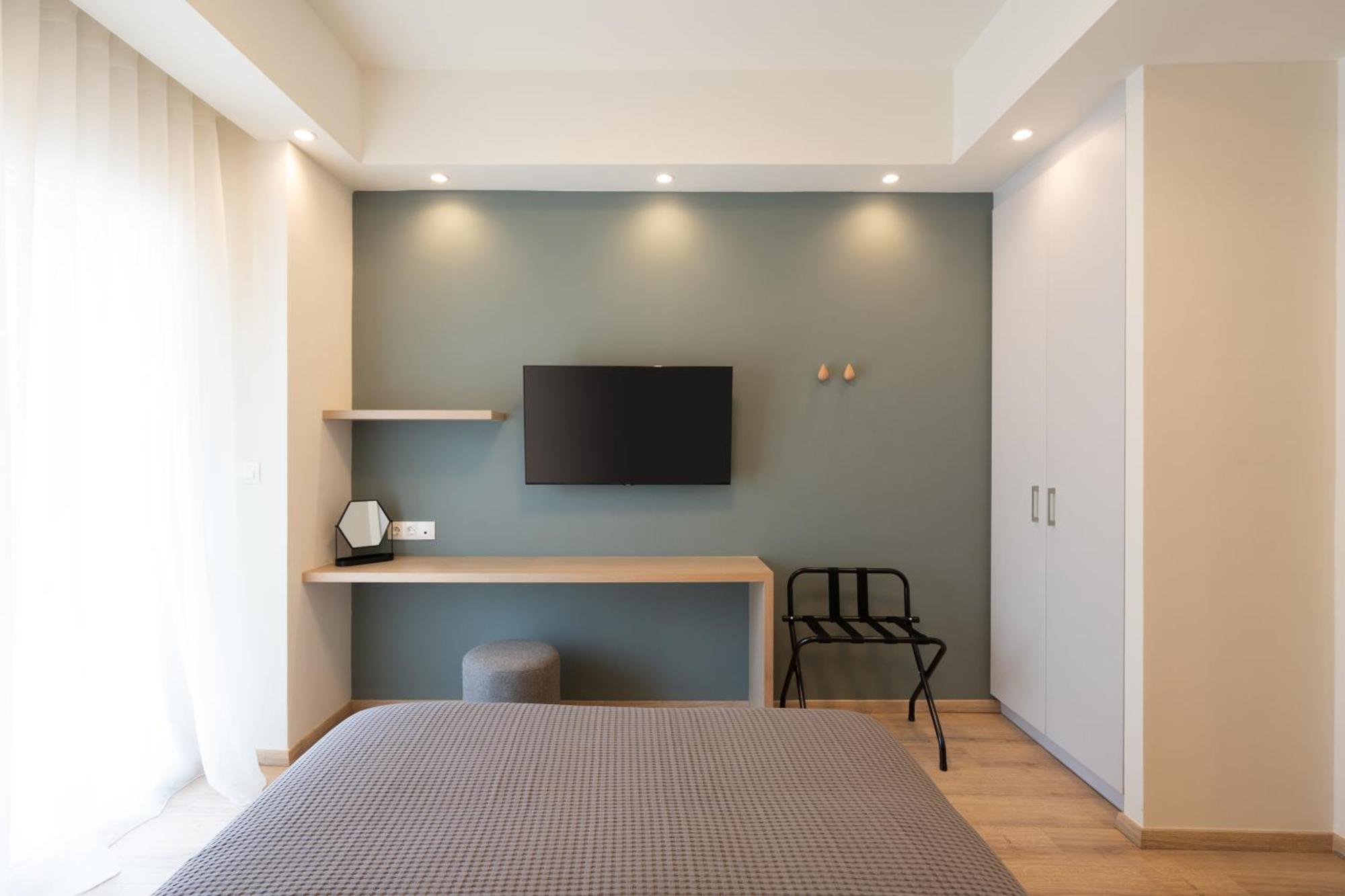 Newly Renovated 2 Bedroom Apartment, 5Min To Metro เอเธนส์ ภายนอก รูปภาพ