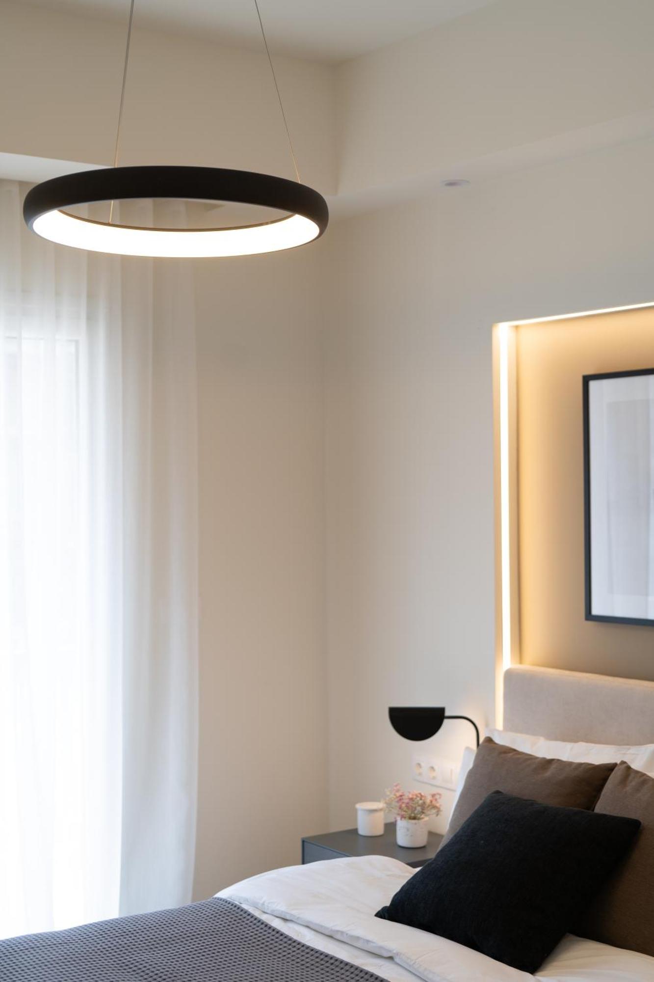 Newly Renovated 2 Bedroom Apartment, 5Min To Metro เอเธนส์ ภายนอก รูปภาพ
