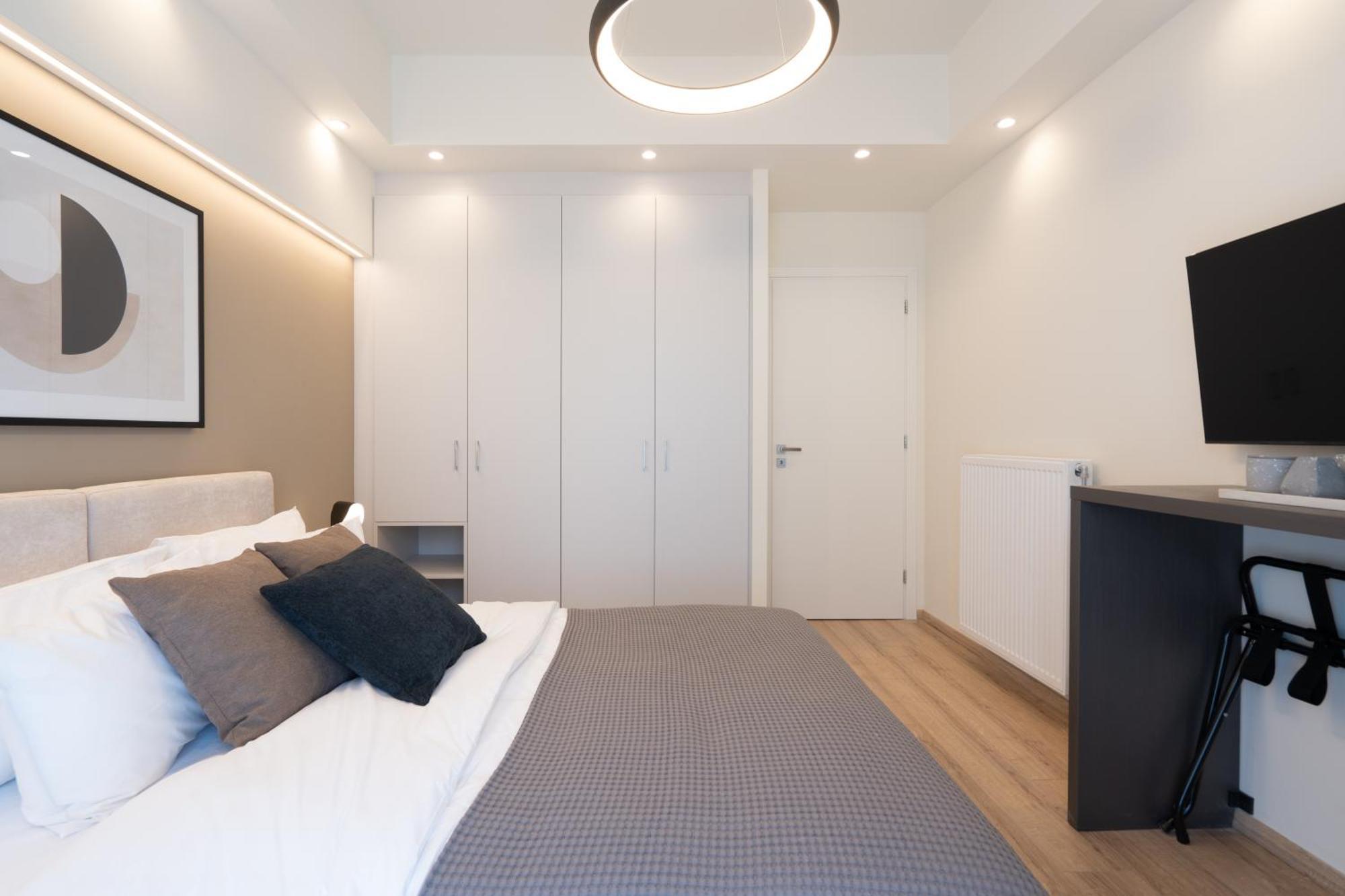 Newly Renovated 2 Bedroom Apartment, 5Min To Metro เอเธนส์ ภายนอก รูปภาพ